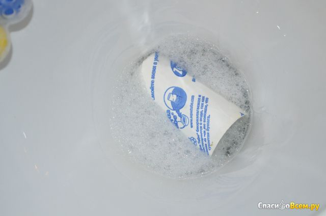 Туалетная бумага Zewa Плюс Aqua Tube со смываемой втулкой с ароматом ромашки