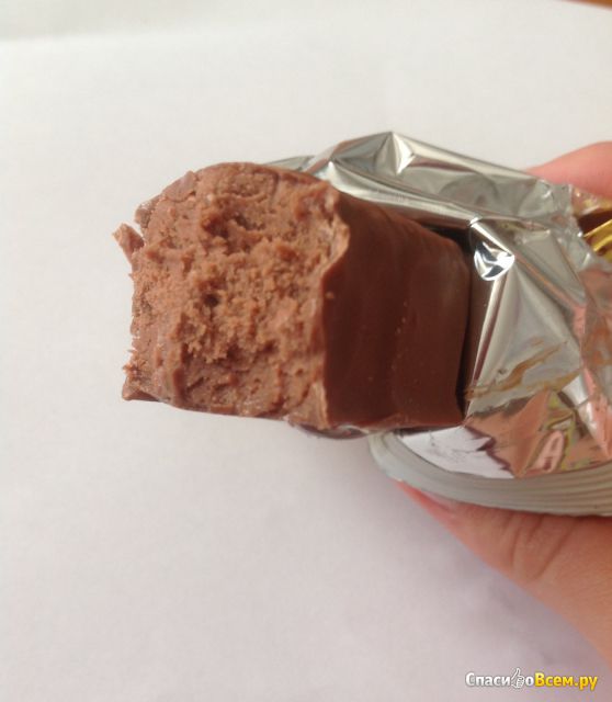 Сырок творожный глазированный в молочном шоколаде Б.Ю. Александров "Картошка"