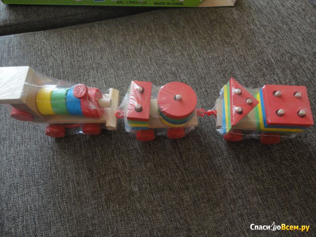 Игрушка логическая развивающая деревянная Oubaoloon "Three shape small trains"