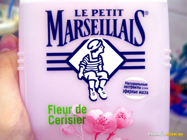 Гель для душа Le Petit Marseillais "Цветок Вишни"