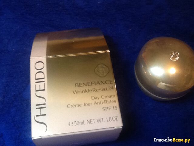 Дневной крем с комплексом против морщин Shiseido Benefiance WrinkleResist 24 Day Cream SPF 15
