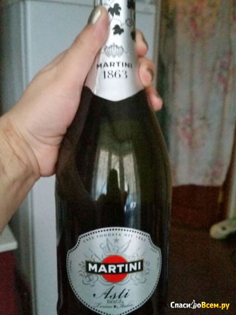 Игристое вино Martini Asti
