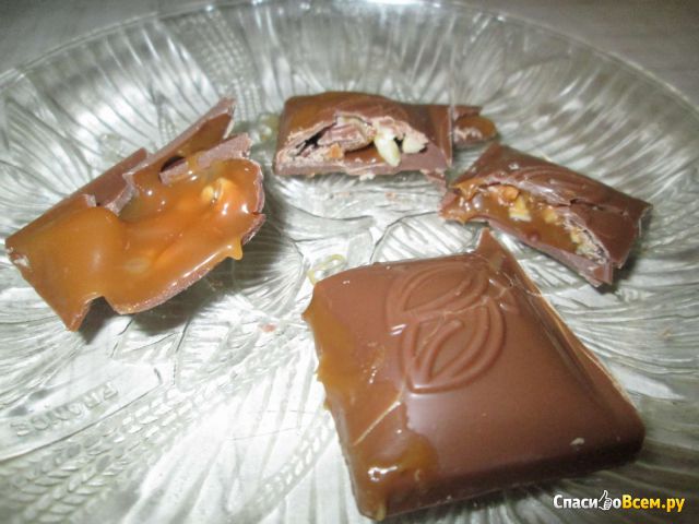 Шоколад молочный "Россия" Карамель Арахис