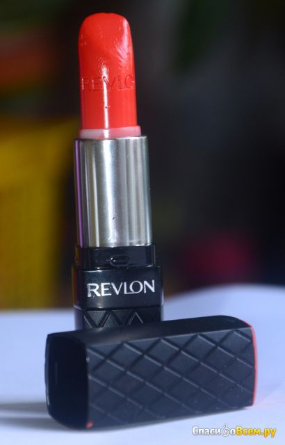 Губная помада Revlon Colorburst Lipstick