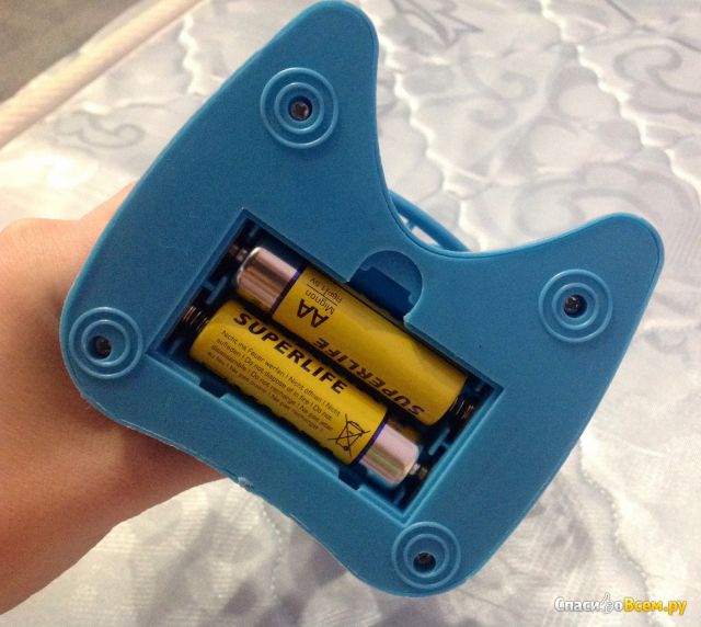 Мини-вентилятор настольный на батарейках Fix Price арт. 5013043