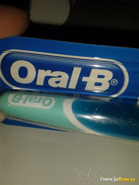 Зубная щетка Oral-B 3D White Отбеливание