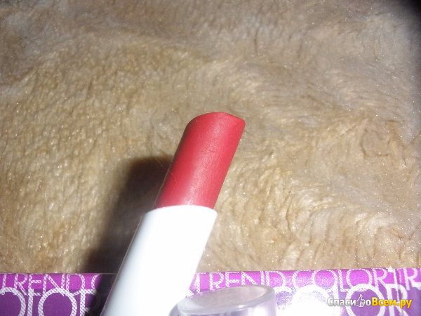 Помада-карандаш для губ Avon Color Trend "Рубиновый кристалл" 32783