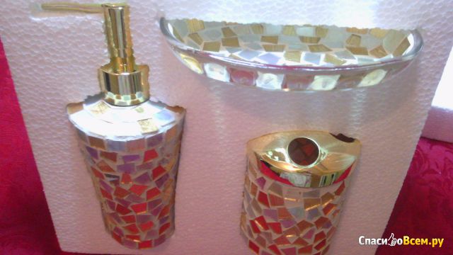 Подарочный набор аксессуаров для ванной Milk&Honey Gold Mosaic Set Oriflame