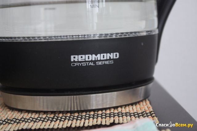 Чайник электрический Redmond RK-G161