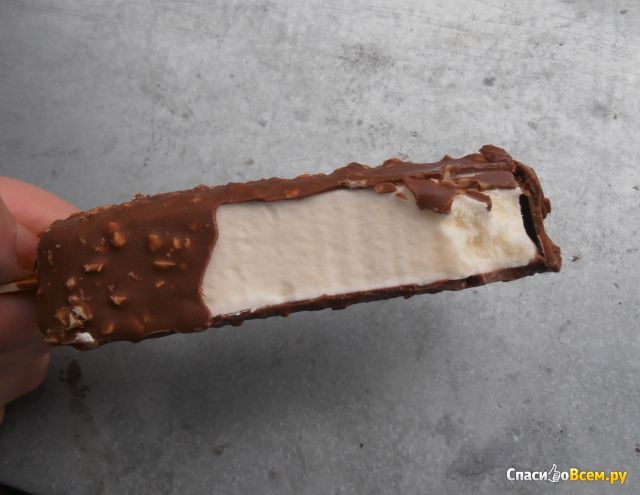 Мороженое Первый вкус "Пломбир" молочный шоколад с фундуком