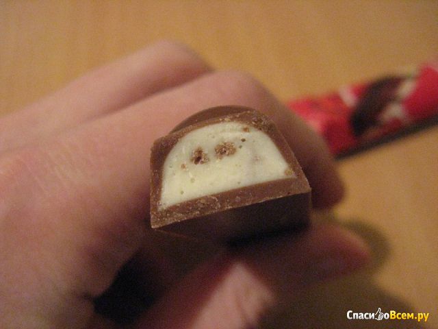 Шоколад LLC Malbi Foods Disney Minnie Chocolate молочный с молочной начинкой и бисквитом
