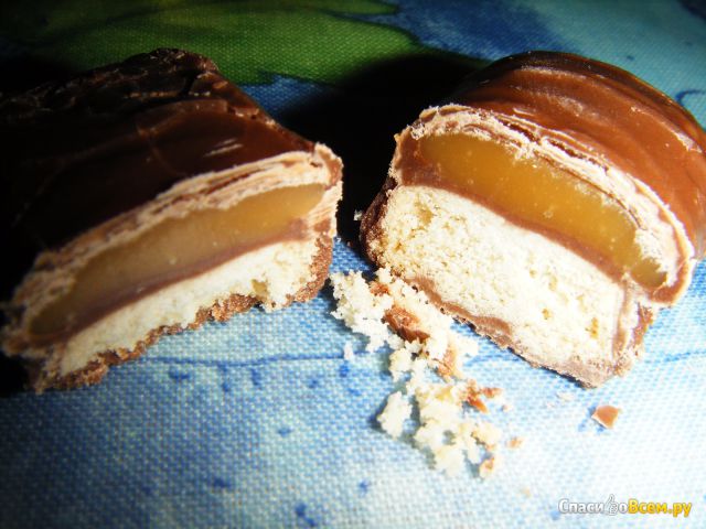 Печенье песочное Twix minis с карамелью, покрытое молочным шоколадом