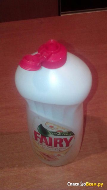 Средство для мытья посуды Fairy "Нежные руки" ромашка и витамин Е