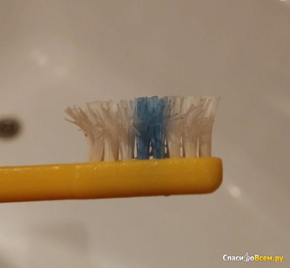 Детская зубная щетка Oral-B Mickey for kids