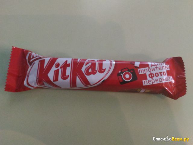 Шоколадный батончик KitKat