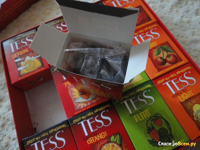Набор листового чая и чайных напитков Tess в подарочной упаковке