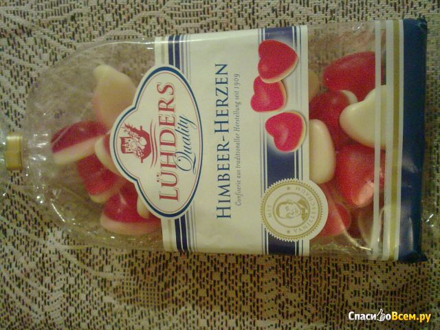 Конфеты желейные со вкусом малины Luhders Fruchtgummi Himbeer-Herzen