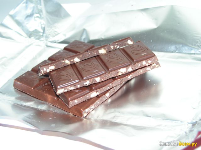 Шоколад молочный Россия «С хрустящим печеньем»