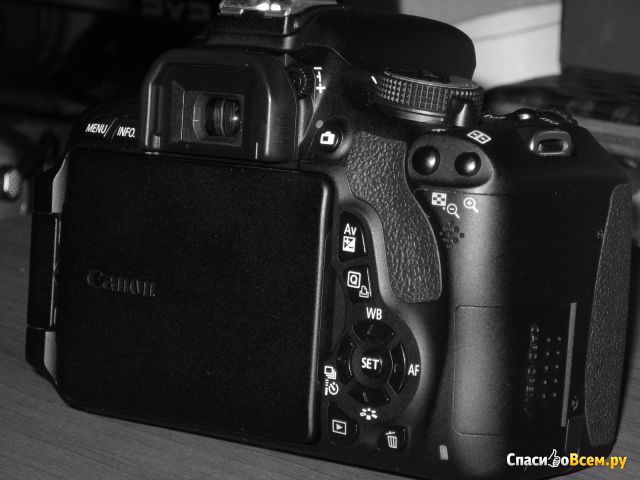 Цифровой фотоаппарат Canon EOS 600D