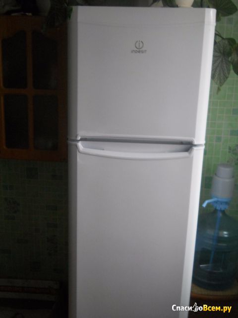 Двухкамерный холодильник Indesit NTA 18