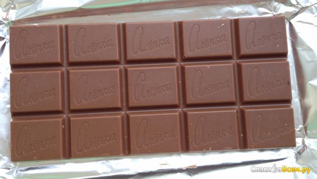 Молочный шоколад Красный Октябрь "Аленка" с фундуком