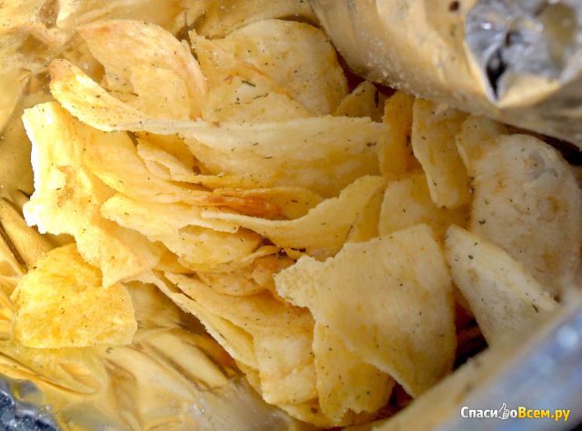 Чипсы из натурального картофеля "Штурвал" Chips Сметана и лук