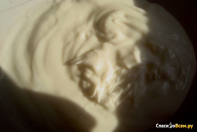 Стойкая крем-краска Garnier Olia без аммиака с цветочными маслами тон 3.0 темно-каштановый