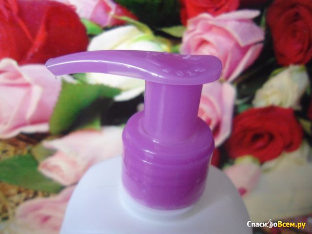 Средство для интимной гигиены с розовой водой Oriflame "Feminelle"