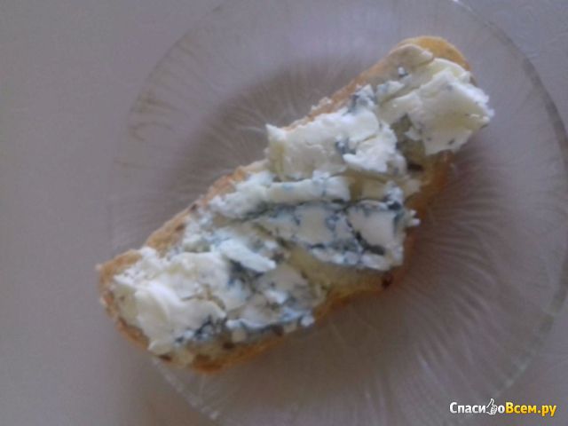Сыр Milkana GrandBlu сливочный с голубой плесенью 56%
