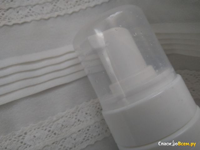 Пенка для умывания Ecolab увлажняющая для сухой и чувствительной кожи с гиалуроновой кислотой