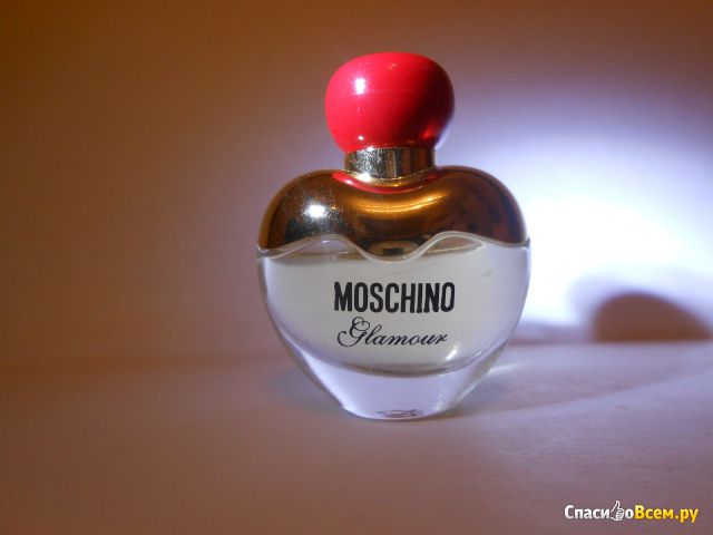 Парфюмированная вода Moschino Glamour