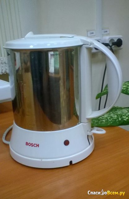 Электрический чайник Bosch TWK 1201N