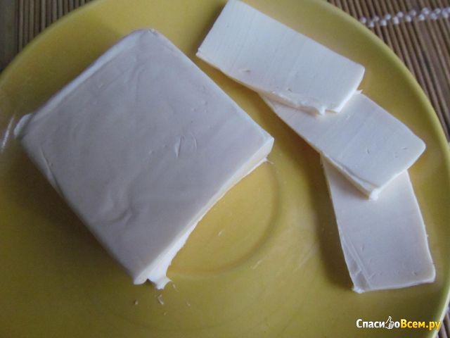Сыр плавленый Клуб сыра "Эдельвейс" со вкусом швейцарского сыра Эмменталь