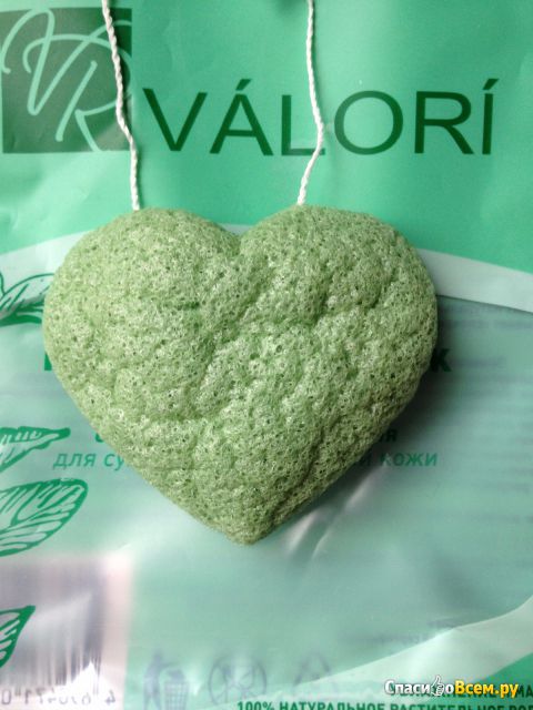Конжаковый спонж для лица Valori с экстрактом зеленого чая для сухой и чувствительной кожи