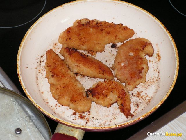 Кусочки филе грудки цыпленка в панировке "Золотой петушок"