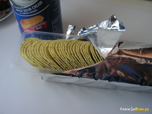 Картофельные чипсы Lorenz "Chipsletten" со вкусом сметаны и зеленого лука