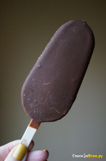 Мороженое Коровка из Кореновки "Пломбир Эскимо в шоколадной глазури"