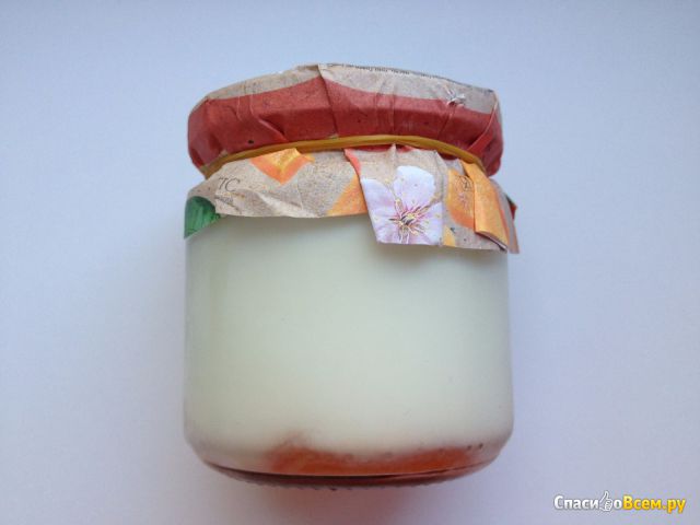 Термостатный йогурт "Полезные продукты" с фруктово-ягодным наполнителем "абрикос-манго"  2,5%