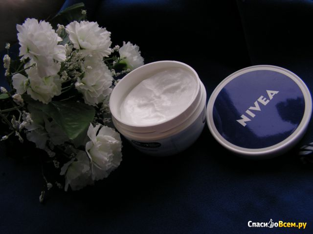 Увлажняющий крем для лица Nivea Care для всех типов кожи