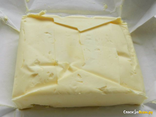 Масло сладко-сливочное крестьянское "Родная кухня" 72,5%