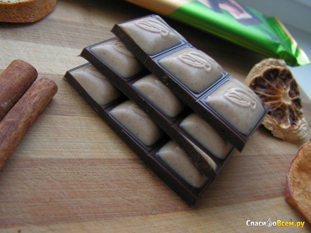 Тёмный шоколад и белый шоколад "Россия щедрая душа" Тертый фундук