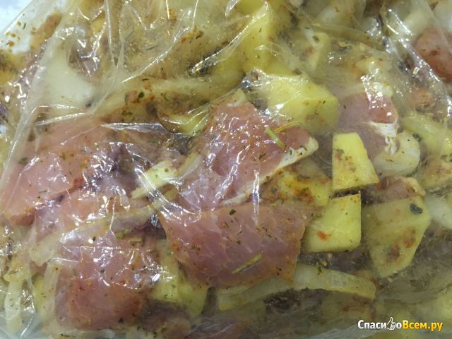 Приправа Maggi на второе для сочного жаркого из мяса с картофелем