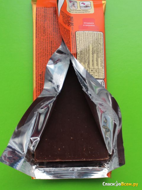 Темный шоколад и белый шоколад Nestle с цедрой апельсина