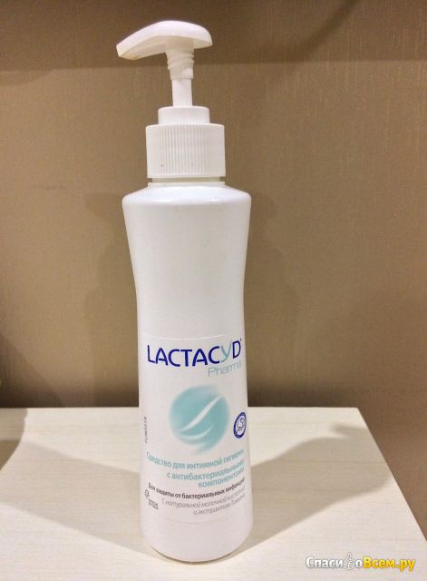 Гель для интимной гигиены Lactacyd с антибактериальными компонентами