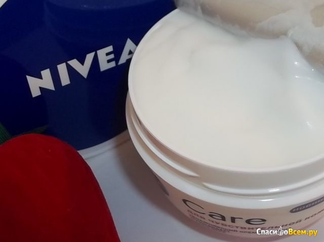Увлажняющий крем для лица Nivea Care для чувствительной кожи с алоэ вера фото