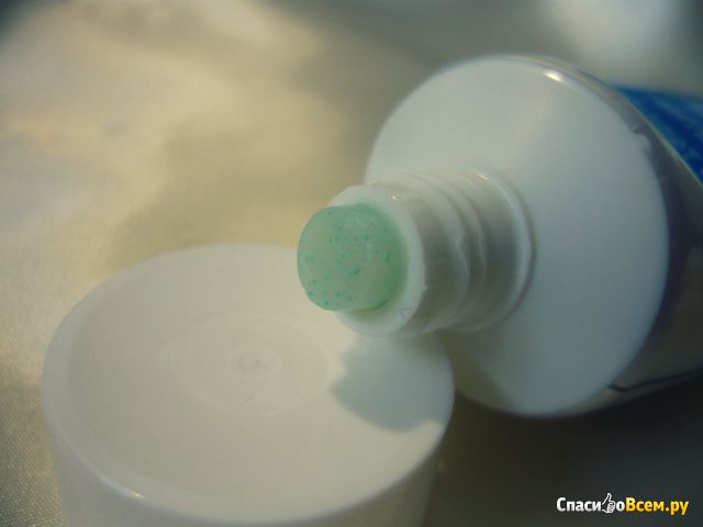 Витаминизированная зубная паста Global White Sensitive
