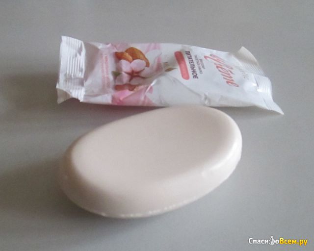 Туалетное мыло питательное Роскошная мягкость с миндальным молочком La Creme Milk protein Faberlic