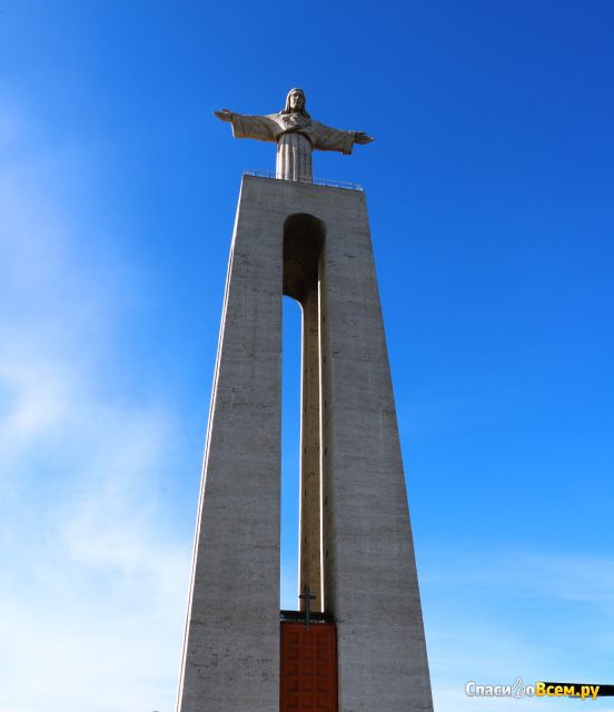 Статуя Иисуса Царя (Кришту Рей) Лиссабон, Португалия