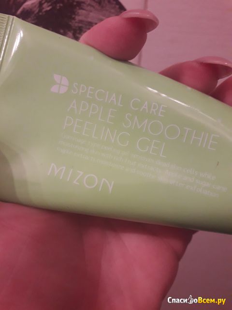 Пилинг-скатка для лица Mizon Apple Smoothie Peeling Gel