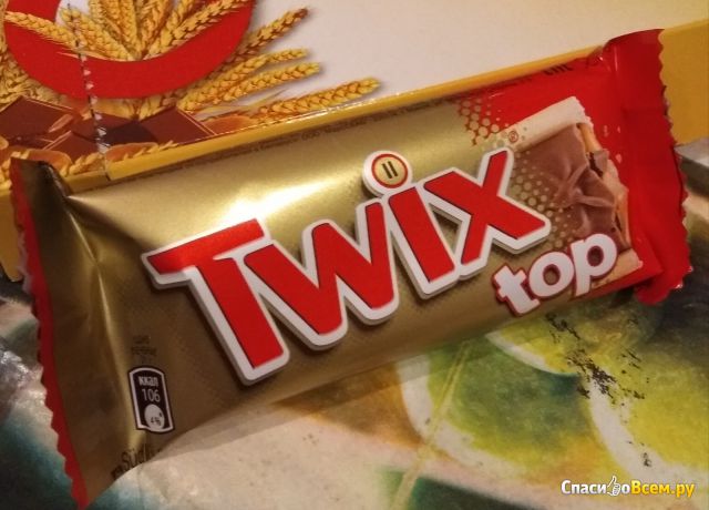 Печенье сдобное Twix top с молочным шоколадом, карамелью и конфетной массой.